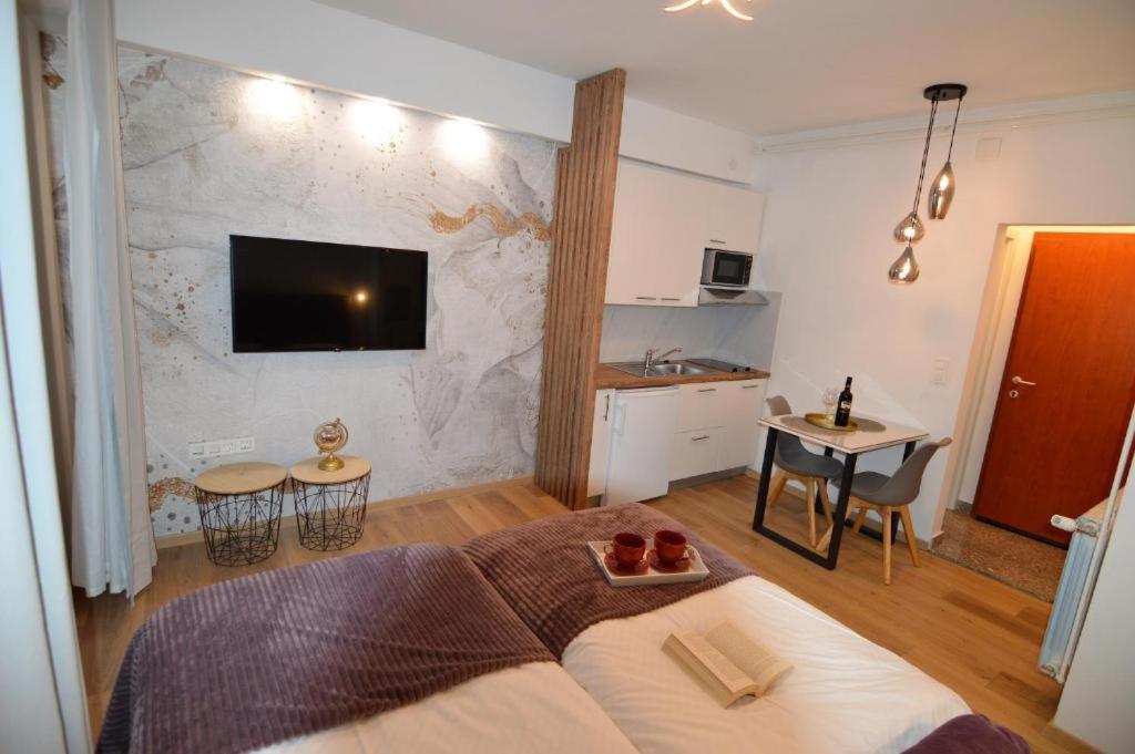 Amari Apartman Stari Grad Kültér fotó