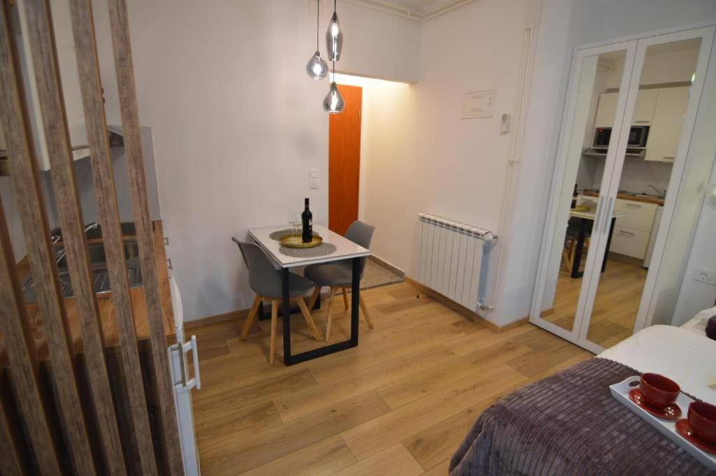 Amari Apartman Stari Grad Kültér fotó